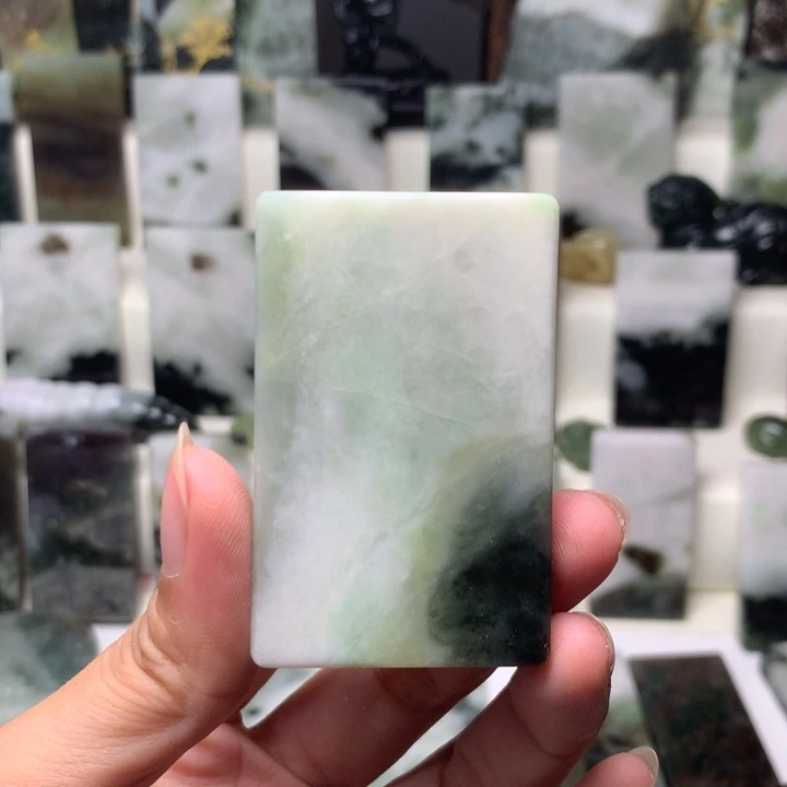 南***情独山玉未镶嵌颈饰
