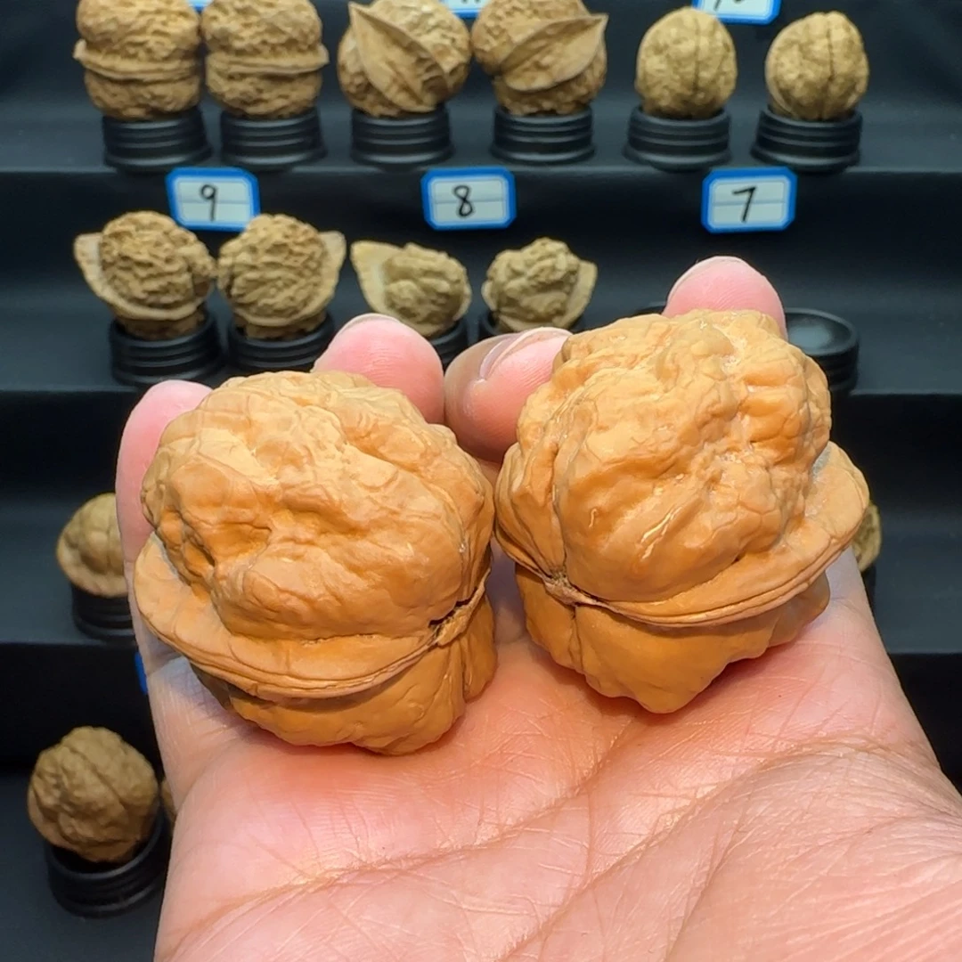 銎***仁把件桃核金蟾疙瘩包