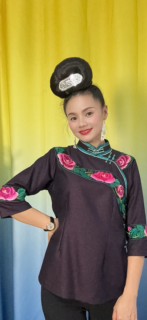 雷山特色绣花苗族服装精美民族风上衣