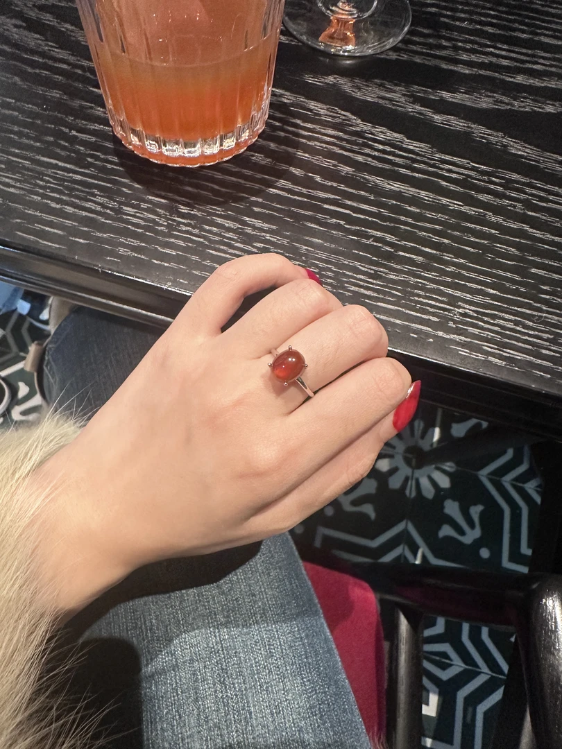 芬达石榴石蛋面天然红色宝石戒指银镶时尚轻奢百搭精致