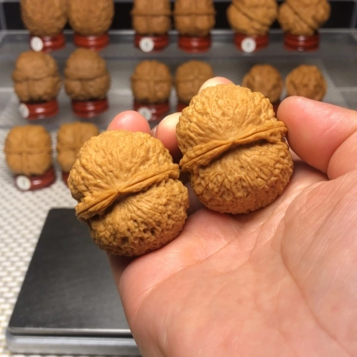 哈***爸把件文玩核桃201鱼子纹绣球