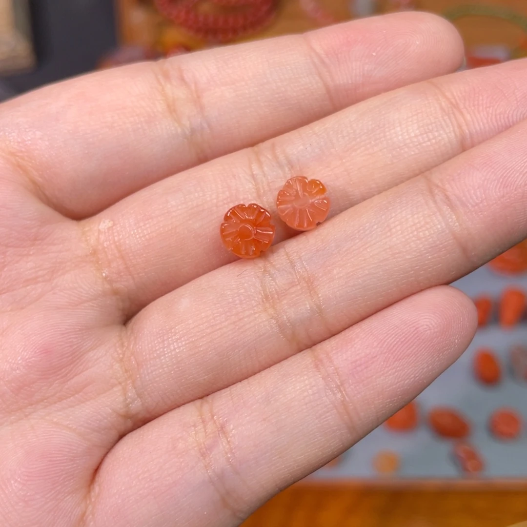 ****唛未镶嵌花一对南红玛瑙