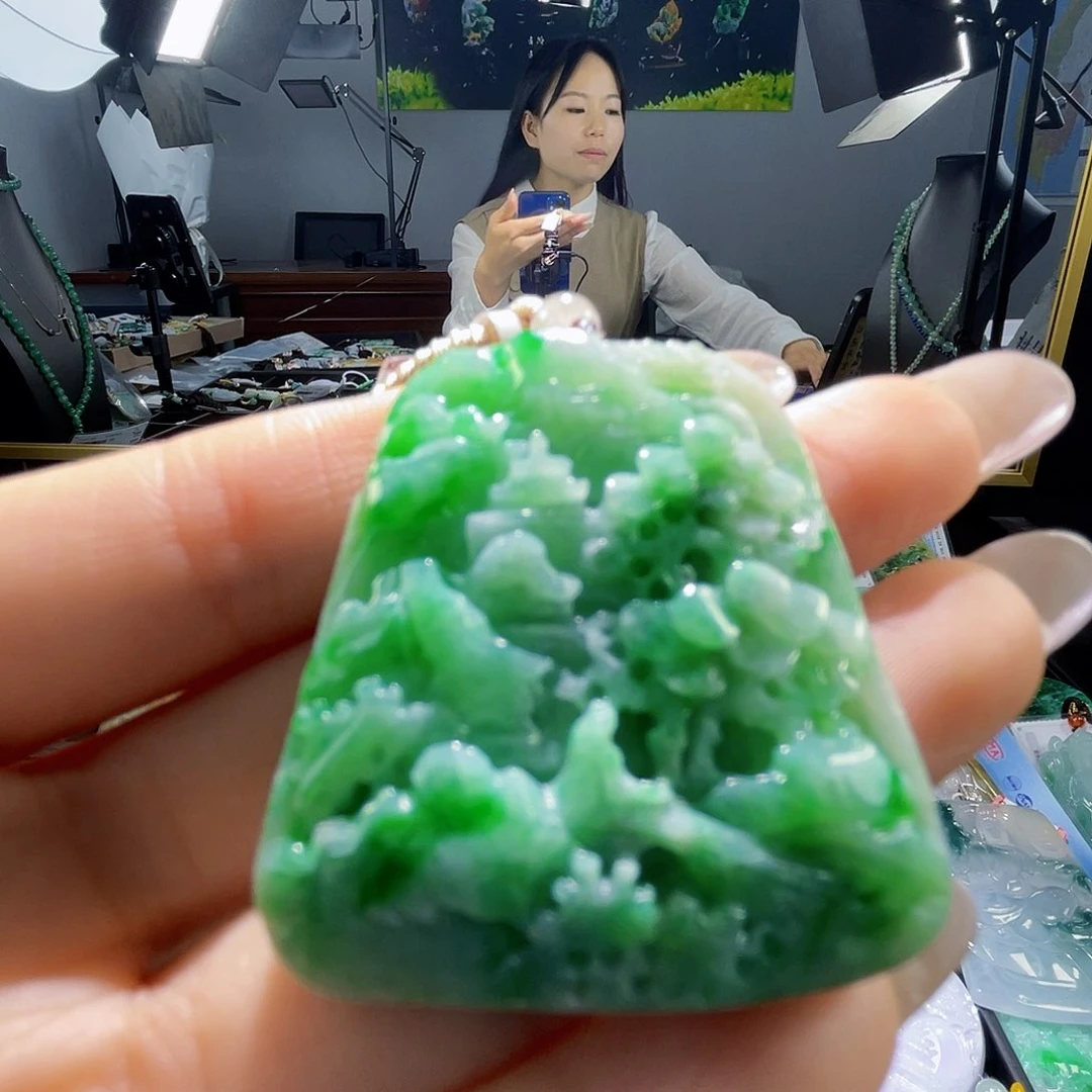 颈饰未镶嵌翡翠一
