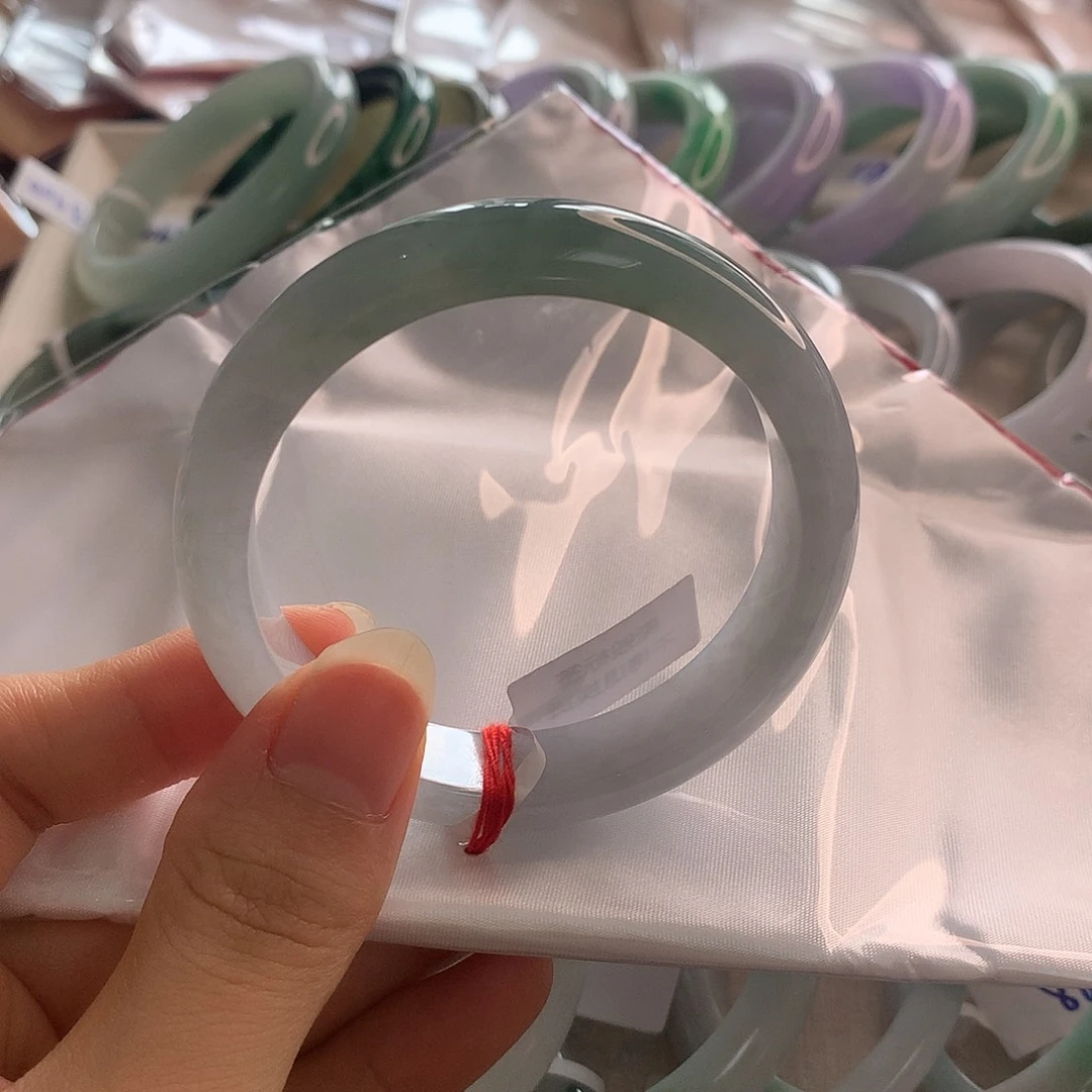 翡翠手镯未镶嵌半山水55.