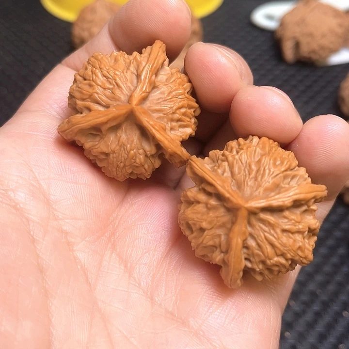 桃核把件1**336三棱核桃