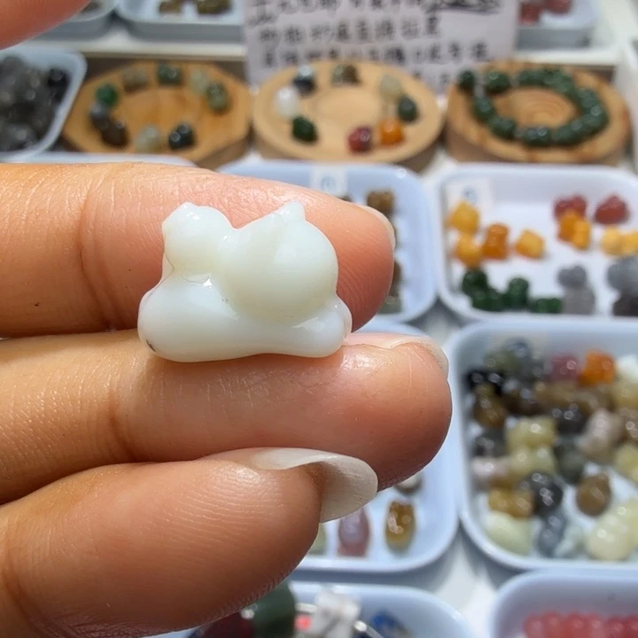 和田玉未镶嵌珠宝奇石