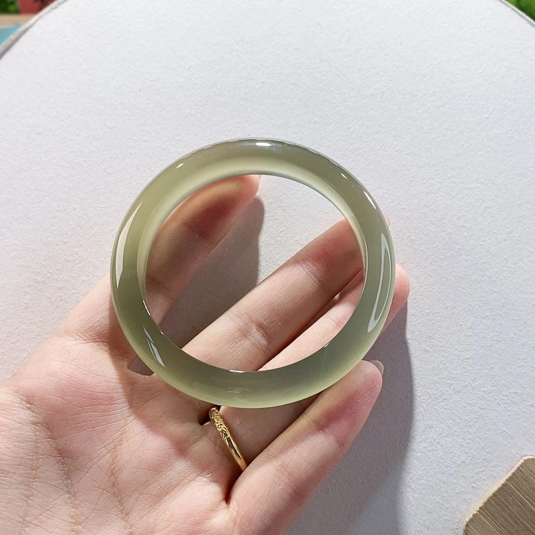 玛瑙/玉髓手镯未镶嵌55