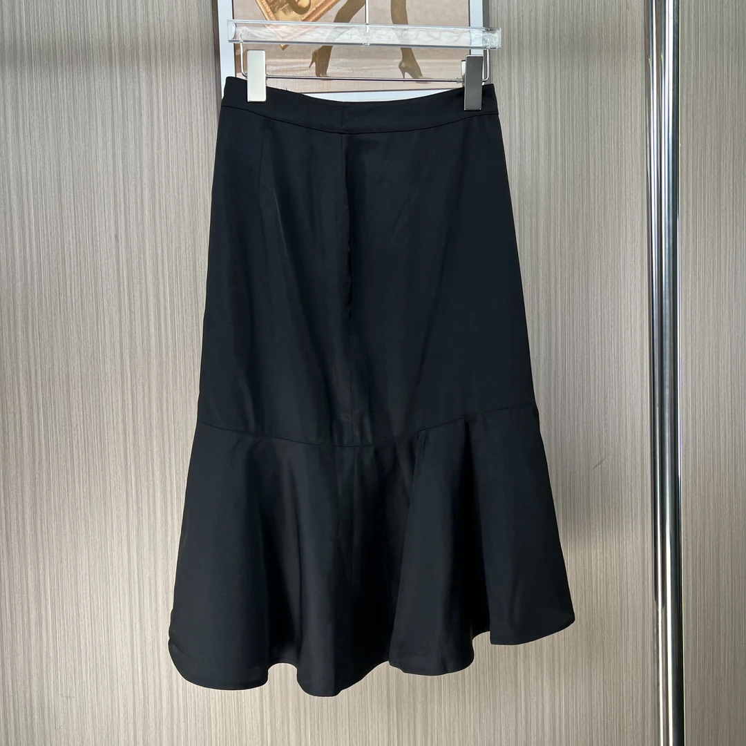 062品牌撤柜女装曼家时尚设计款荷叶摆半身裙