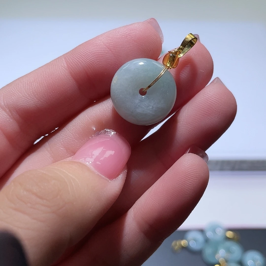 翡翠未镶嵌颈饰¥@uhhhjjjj