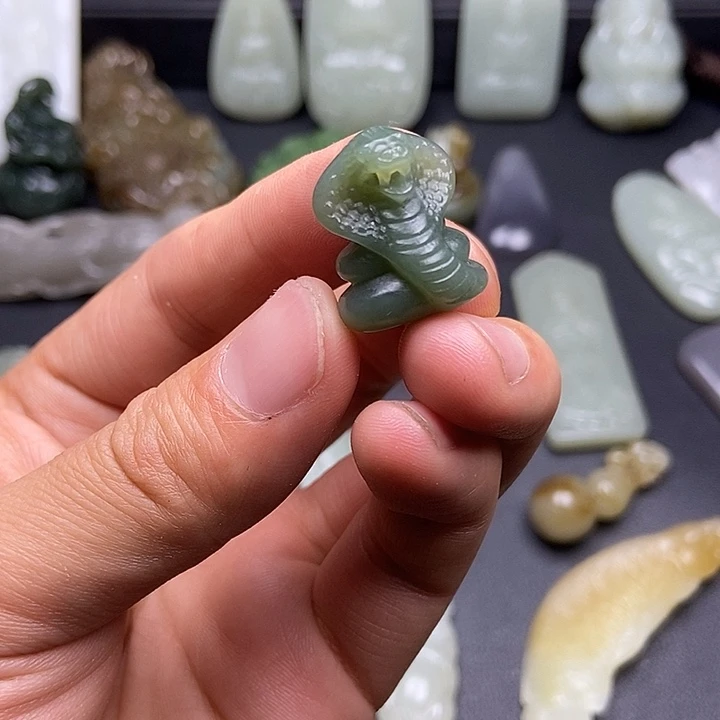 未镶嵌和田玉挂件