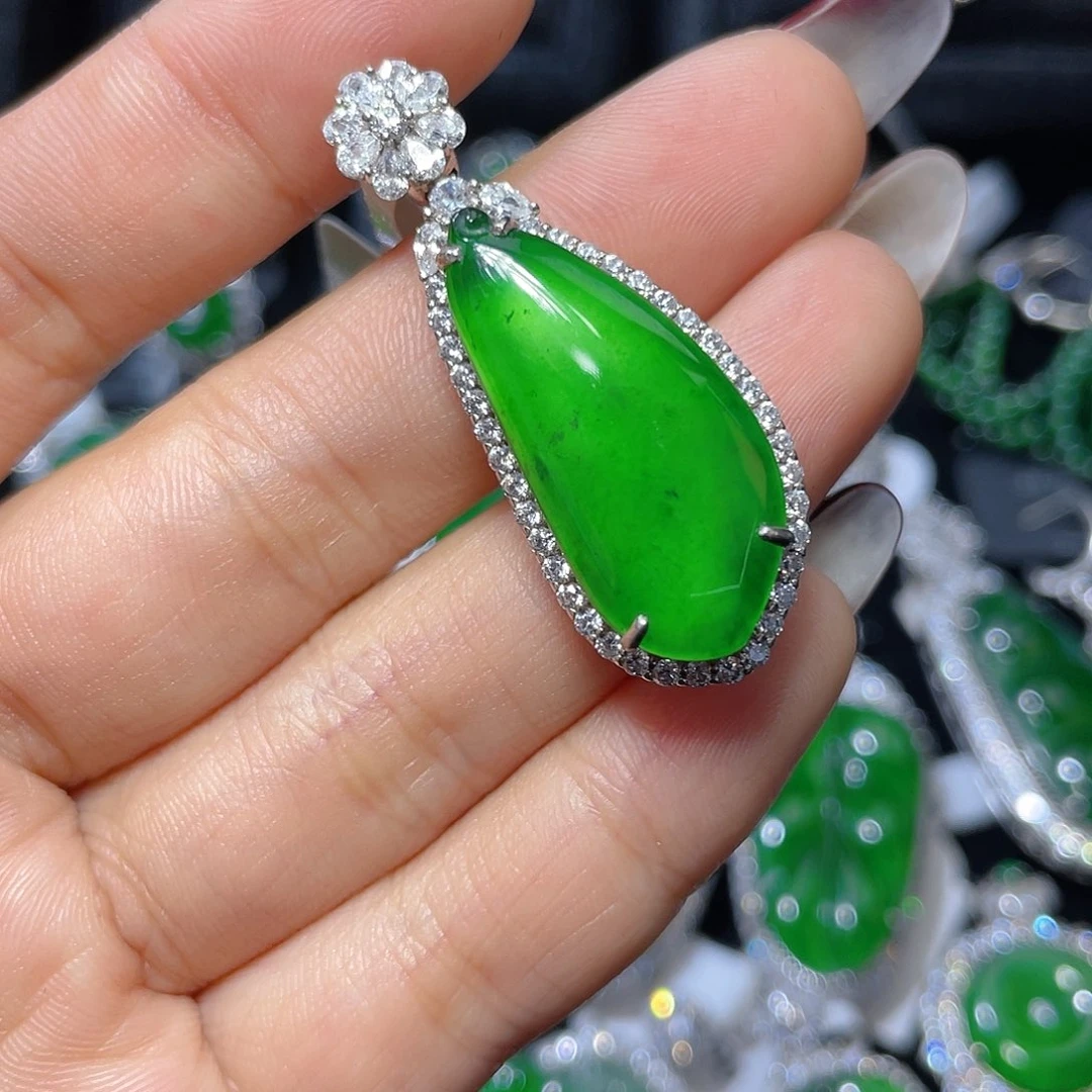 翡翠颈饰银S925镶嵌翡翠