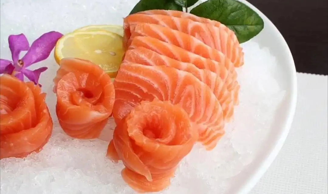 鲜活肥美三文鱼刺身，克旗同城。