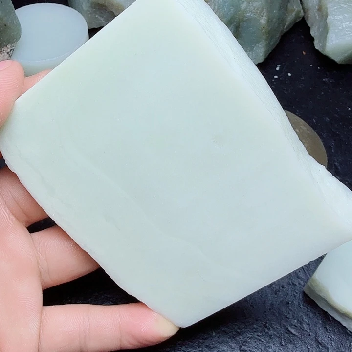 未镶嵌和田玉（糖玉）珠宝奇石