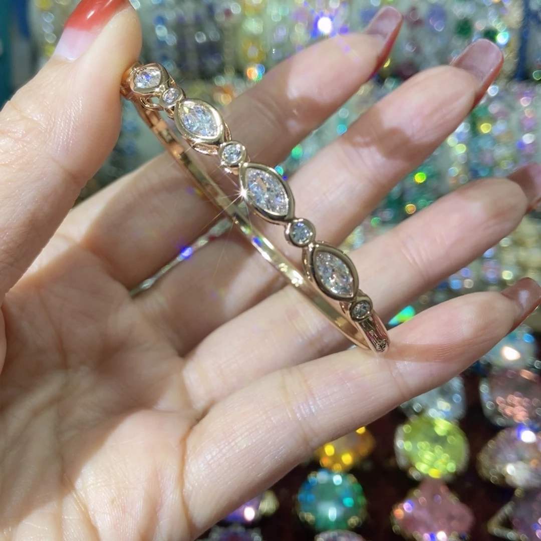 66锆石（处理）手镯