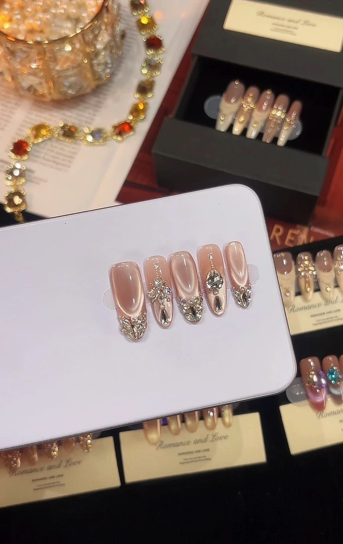 【维纳斯银纱】时尚清新纯欲高级感成品穿戴式手工美甲显白气质