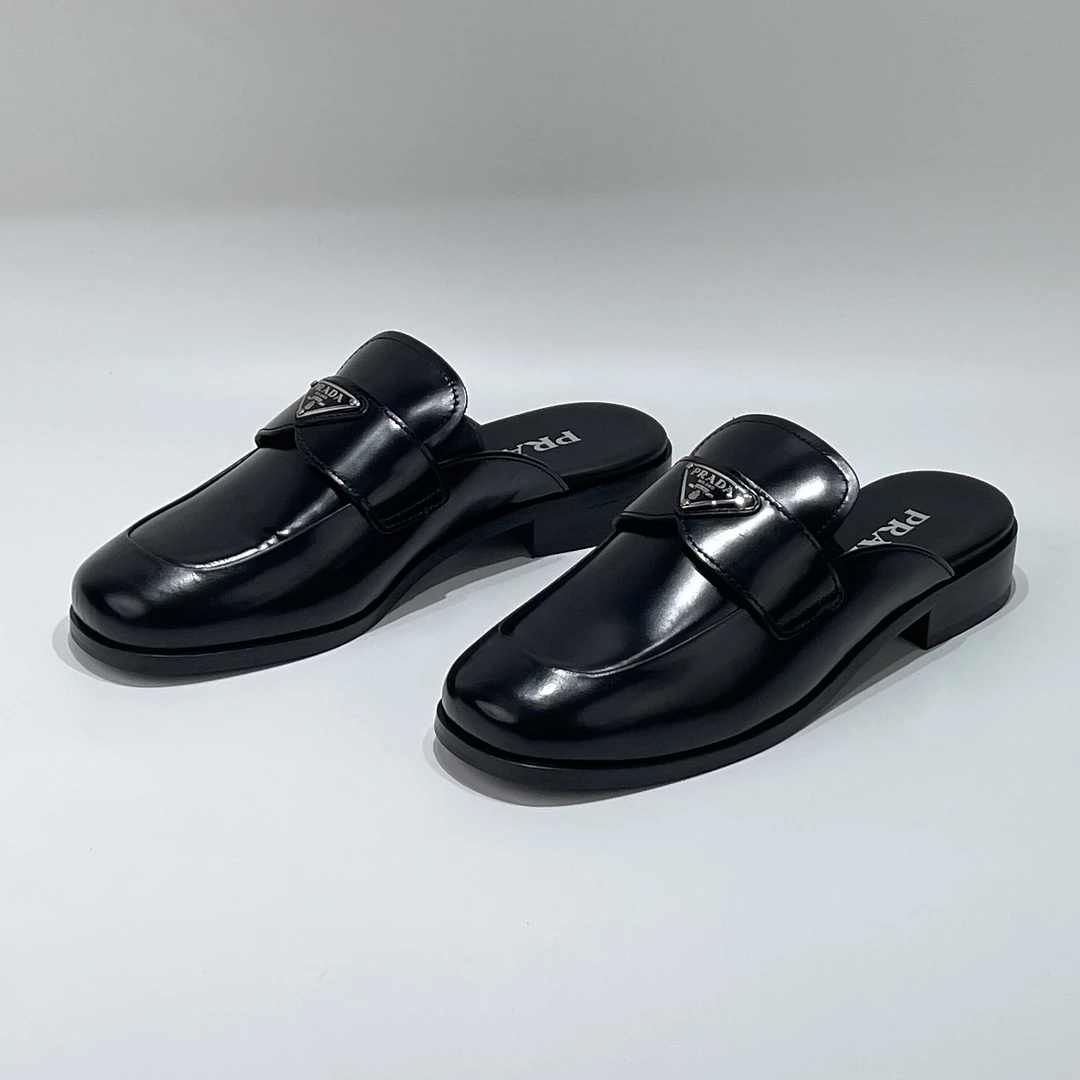 未使用 Prada/普拉达  36.5码 全新 黑色三角标包头半拖/ML80730