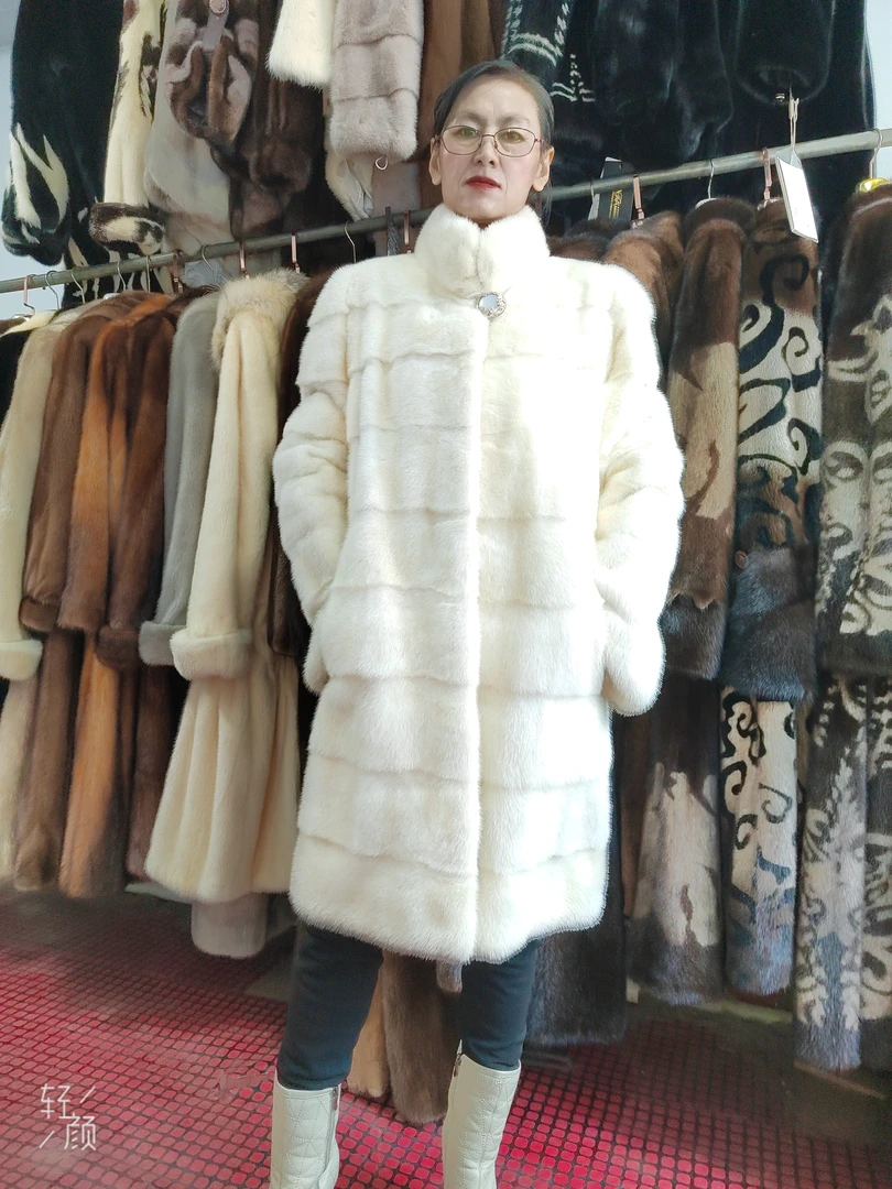 全新，俄罗斯进口纯白色横排立领，长88cm，胸围115cm