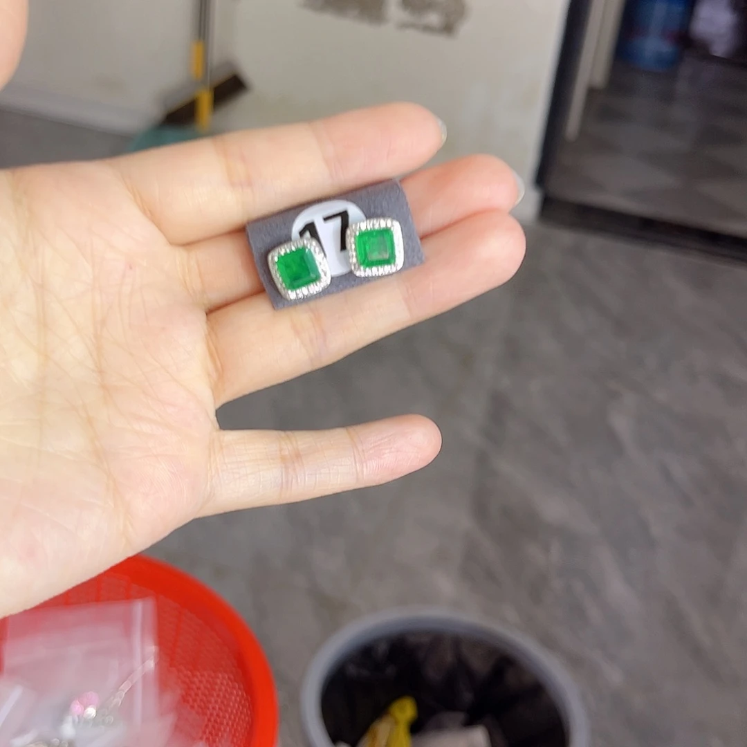 银S925镶嵌耳饰祖母绿