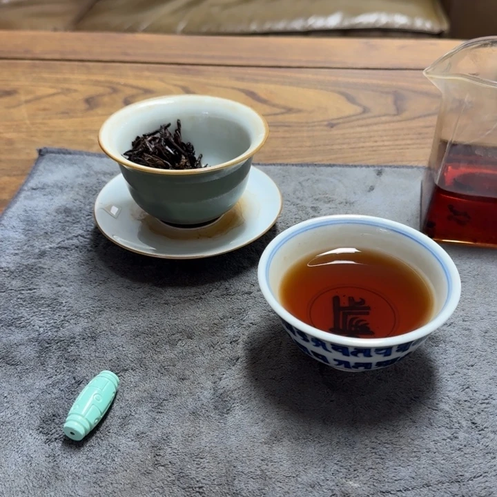 艾***尼瓷摆件王小老板王小老板
