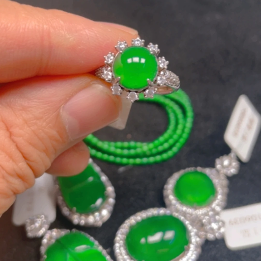 【闪购商品】颈饰银S925镶嵌翡翠戒指