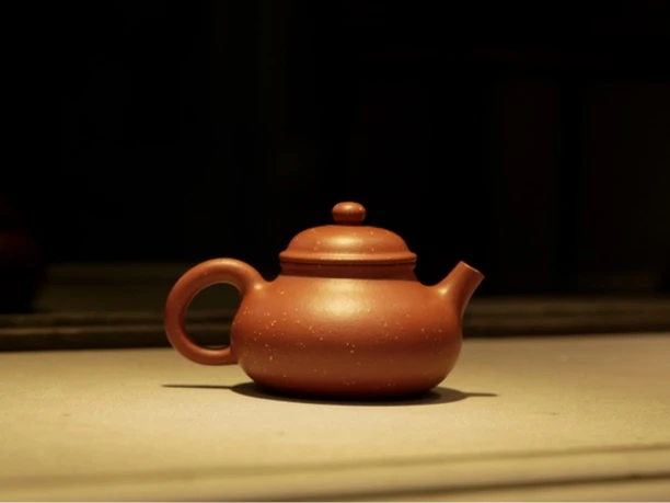 张宇豪全手工紫砂壶 朱泥调砂 容天 容量140cc