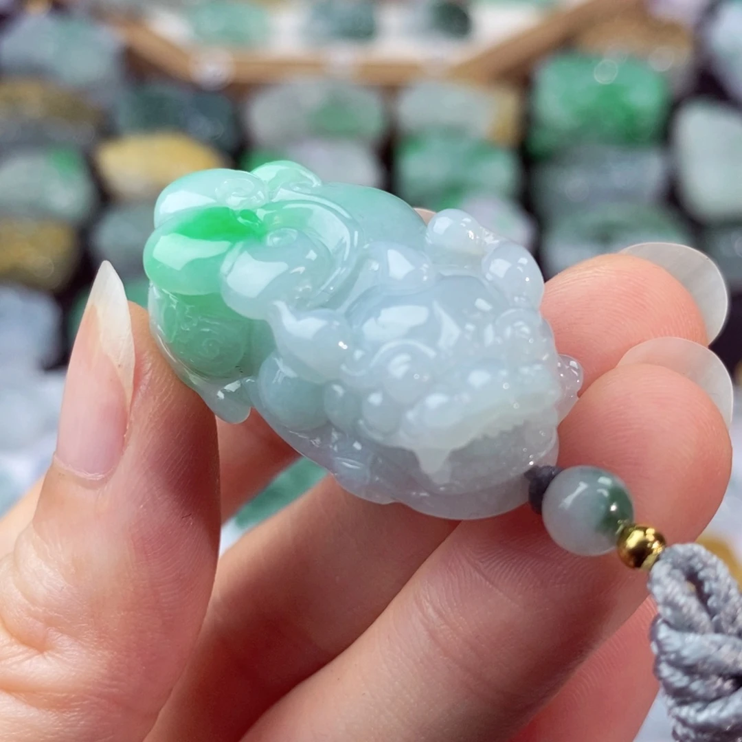 翡翠未镶嵌颈饰青天然