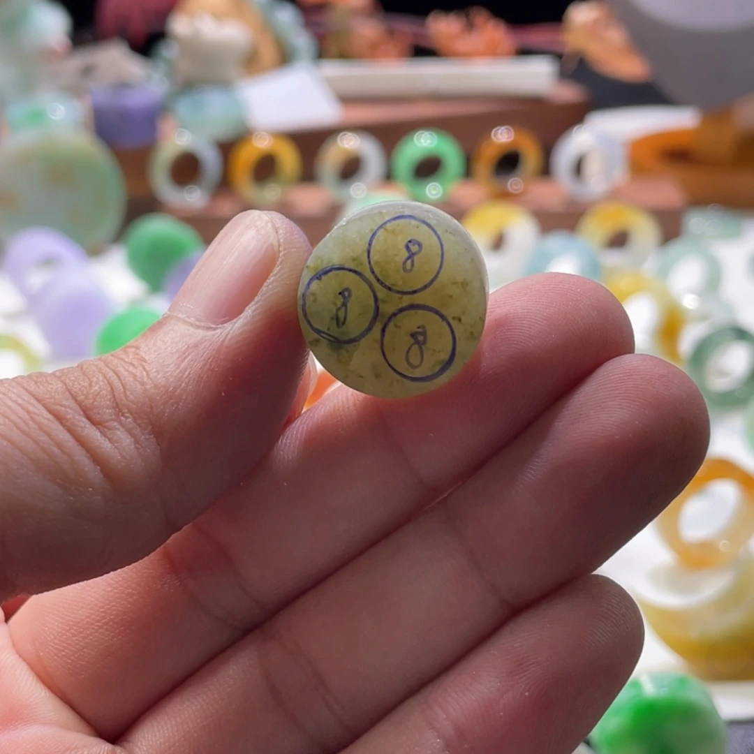 雲***栖定制翡翠未镶嵌翡翠