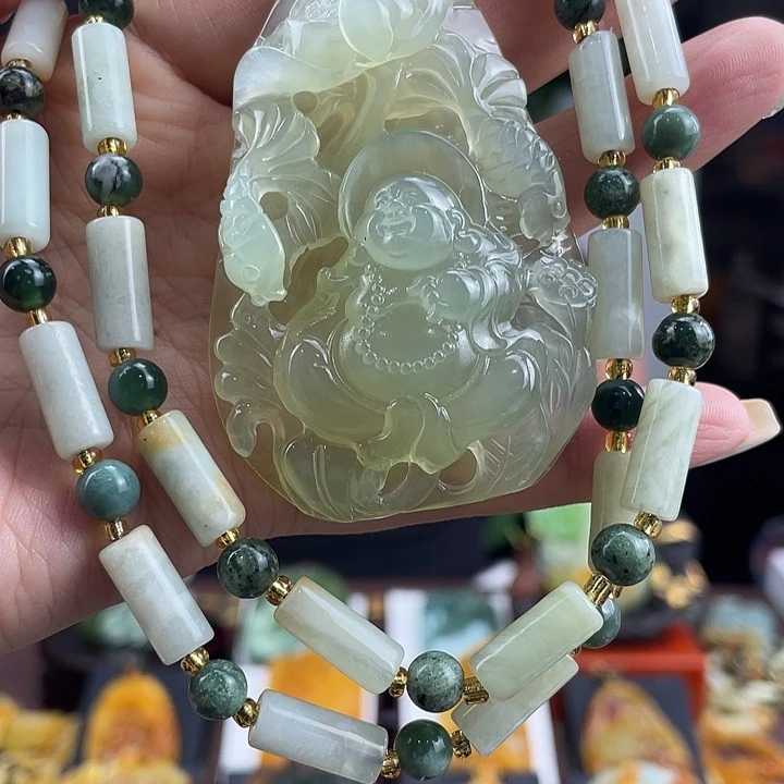 蛇纹石玉未镶嵌颈饰