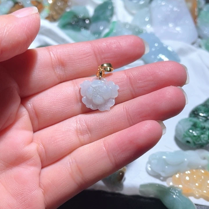 【闪购商品】翡翠颈饰未镶嵌一****8天然翡翠