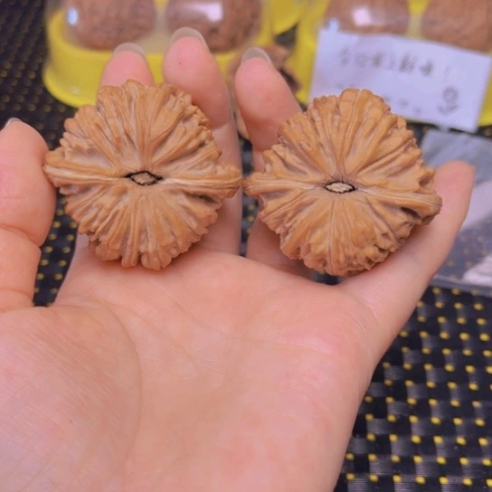 文玩核桃吊坠四座楼