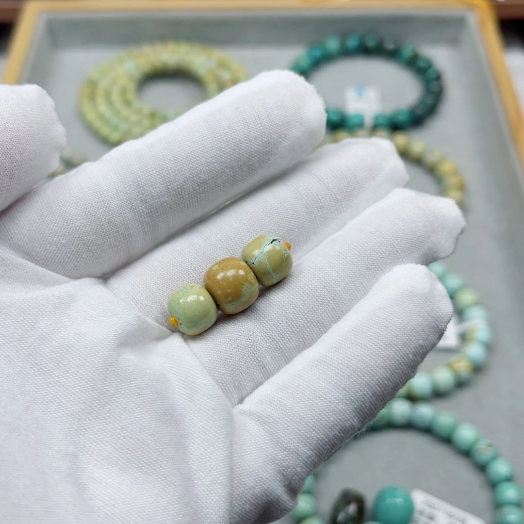 绿松石未镶嵌挂件