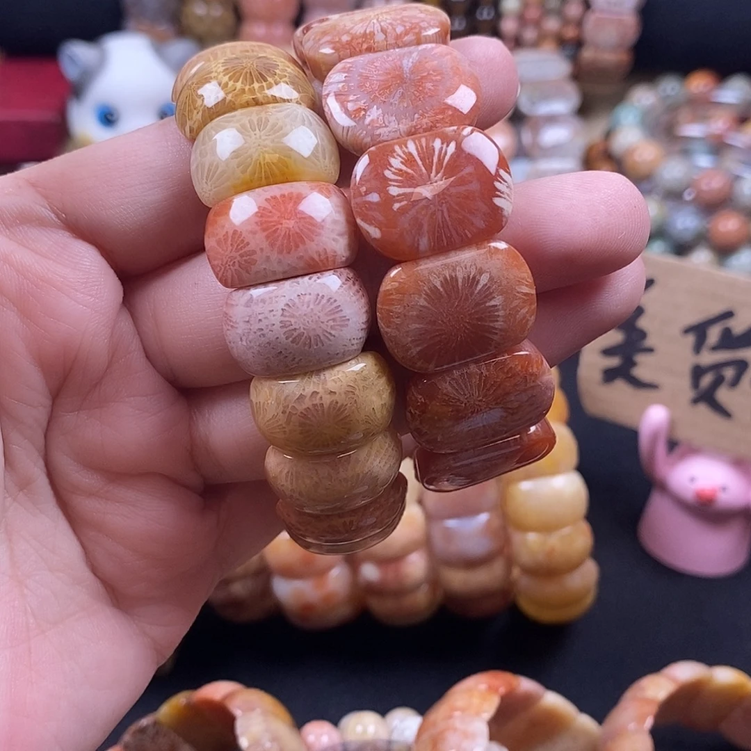小***桃硅化珊瑚（珊瑚玉）未镶嵌手牌