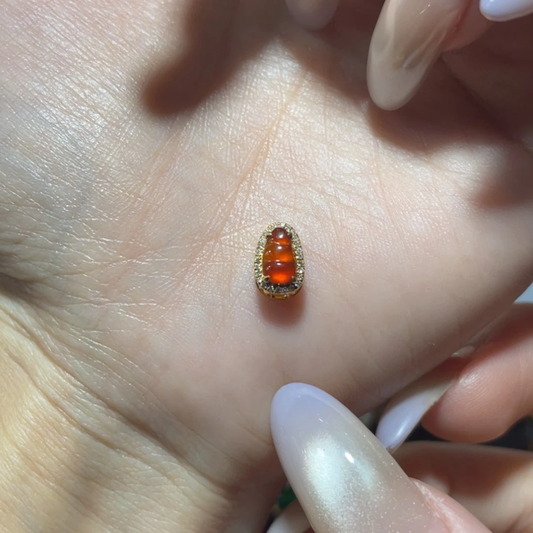 【闪购商品】颈饰18K金镶嵌翡翠
