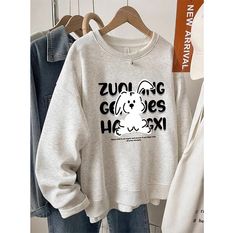 白灰色圆领卫衣女秋冬款慵懒风时尚宽松大码小狗字母印花套头上衣