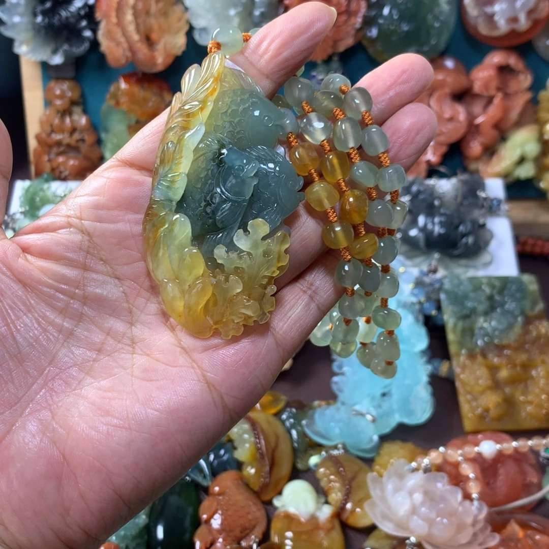 蛇纹石玉未镶嵌挂坠