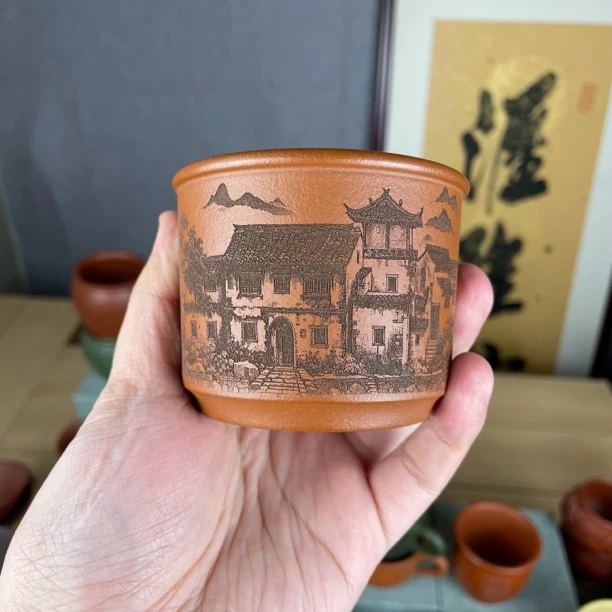 【汇雅馆】宜兴原矿紫砂粗砂朱泥古韵江南大容量刻绘主人杯家用茶器