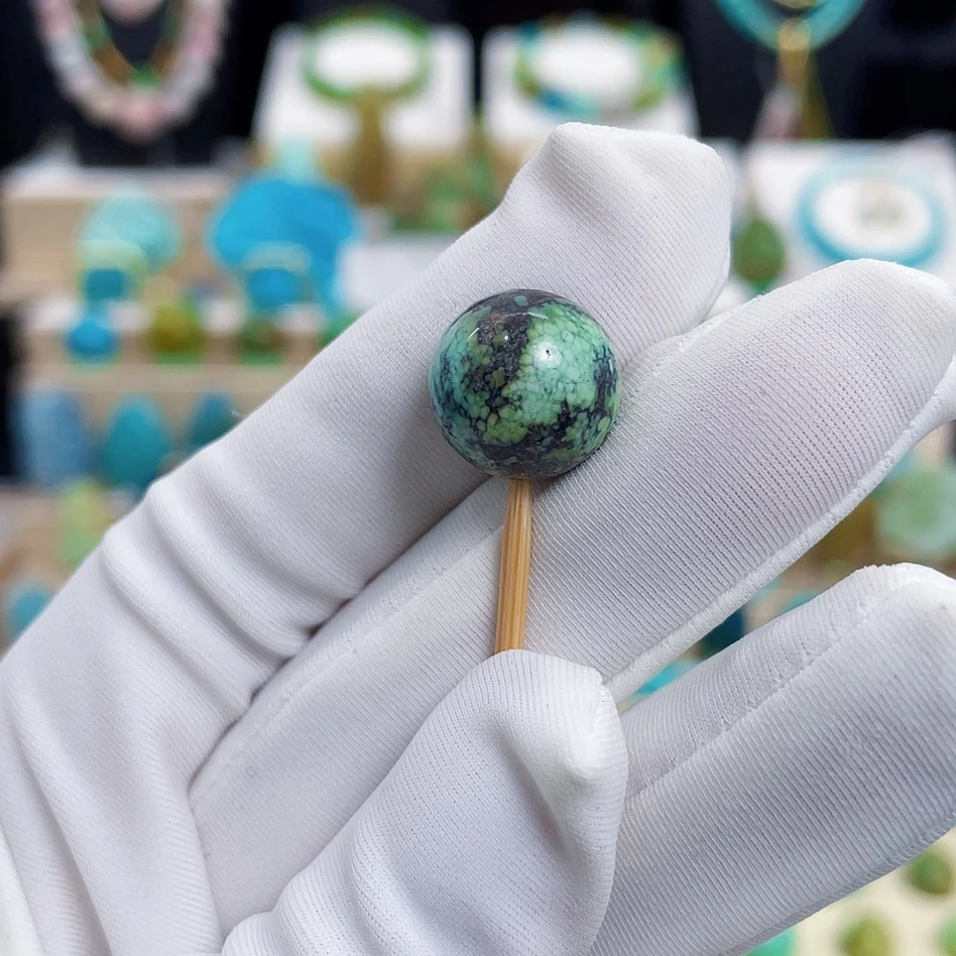 绿松石未镶嵌颈饰