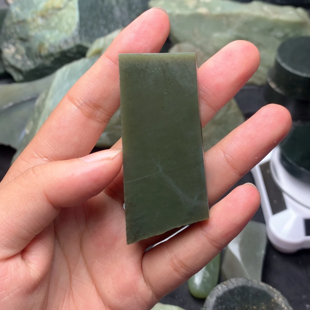 和田玉（糖玉）边角未镶嵌好**羊