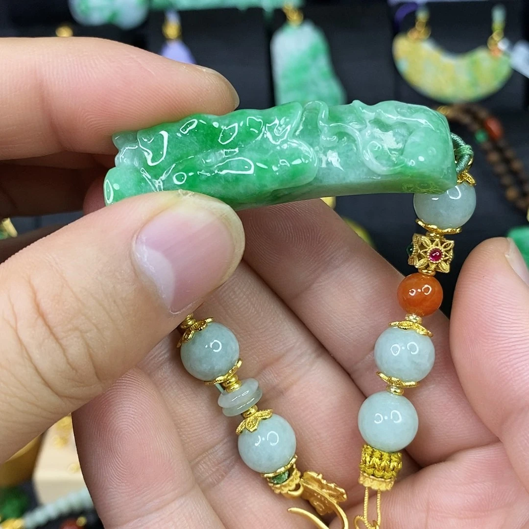颈饰未镶嵌翡翠手链