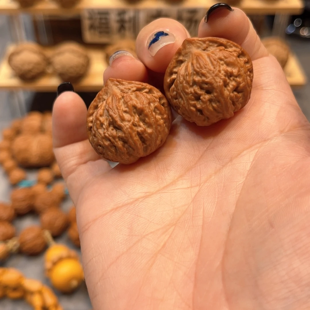 桃核把件矮桩盘龙纹