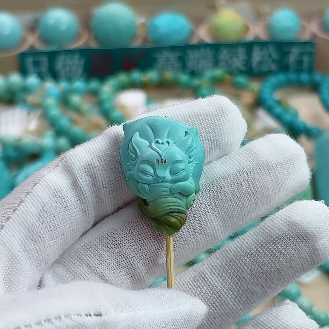 绿松石未镶嵌珠宝奇石