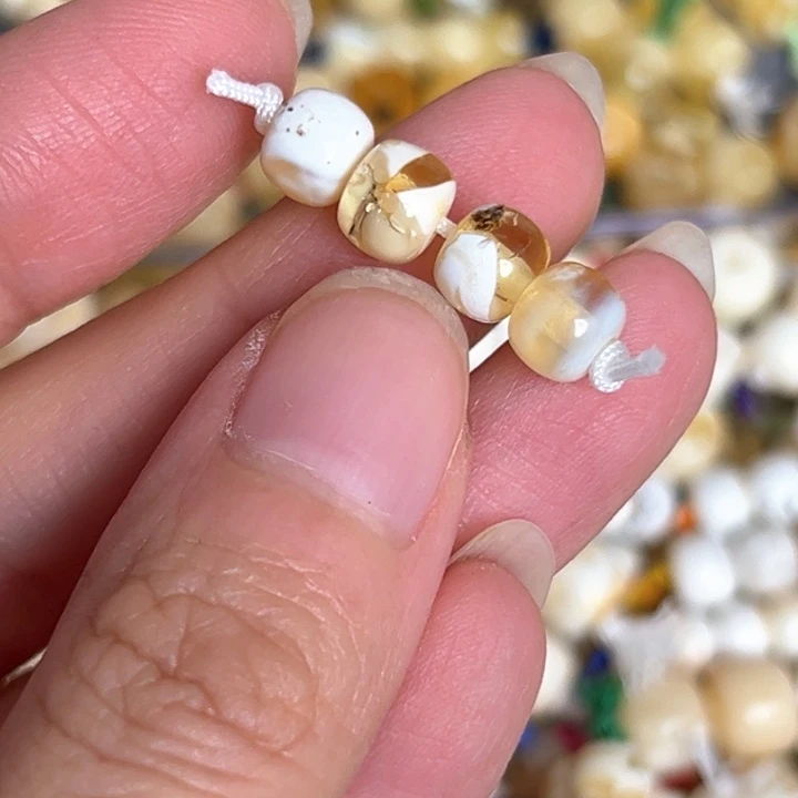 未镶嵌蜜蜡裸石6.8mm一组