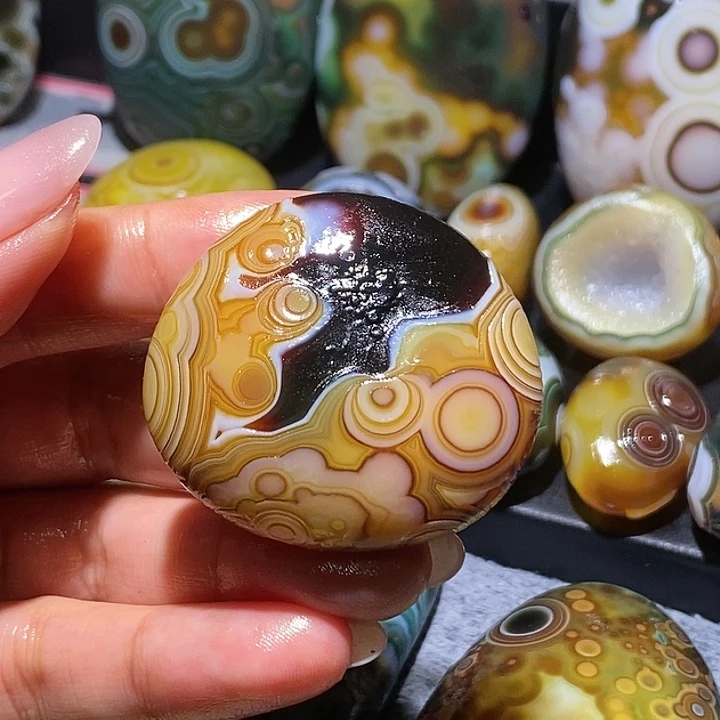 玛瑙/玉髓未镶嵌珠宝奇石55