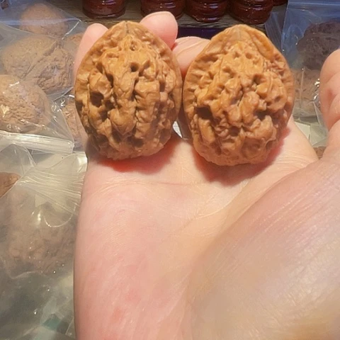 把件文玩核桃雪蚕带彩瑕疵40