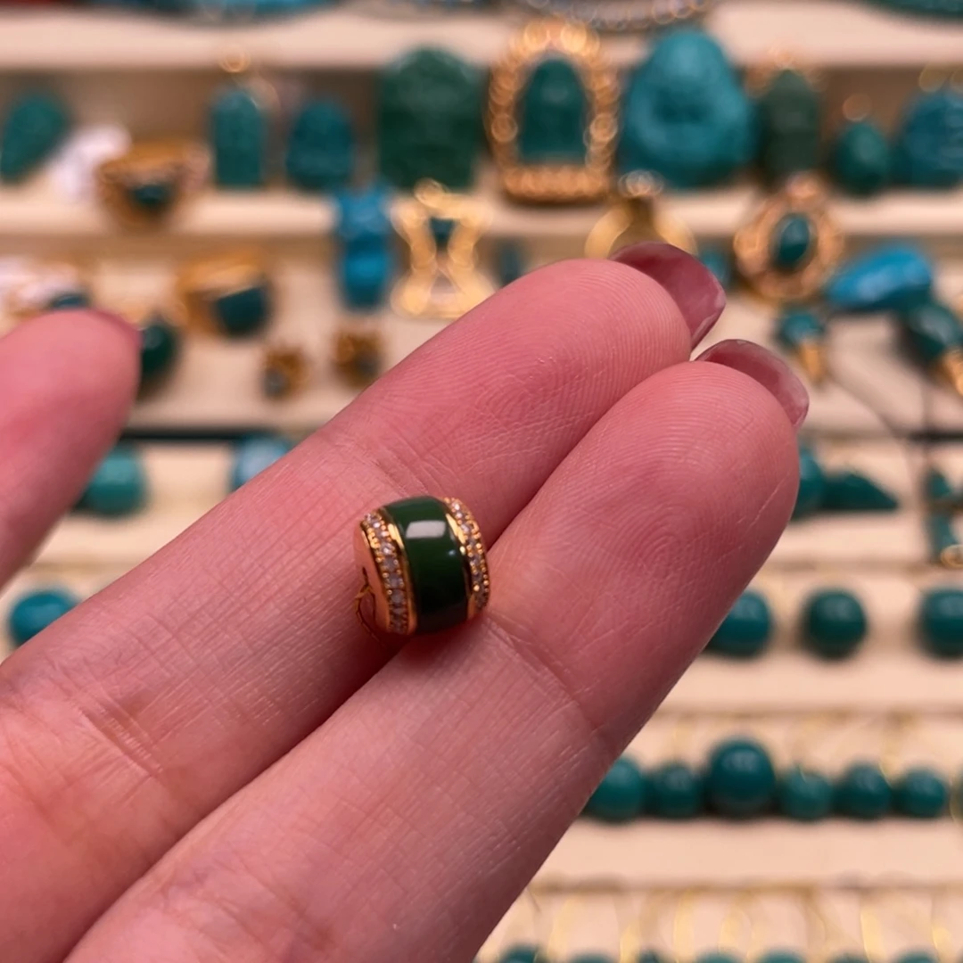 麻***岁18K金镶嵌绿松石珠宝奇石