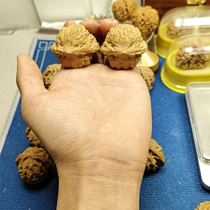 文玩核桃吊坠绣球40