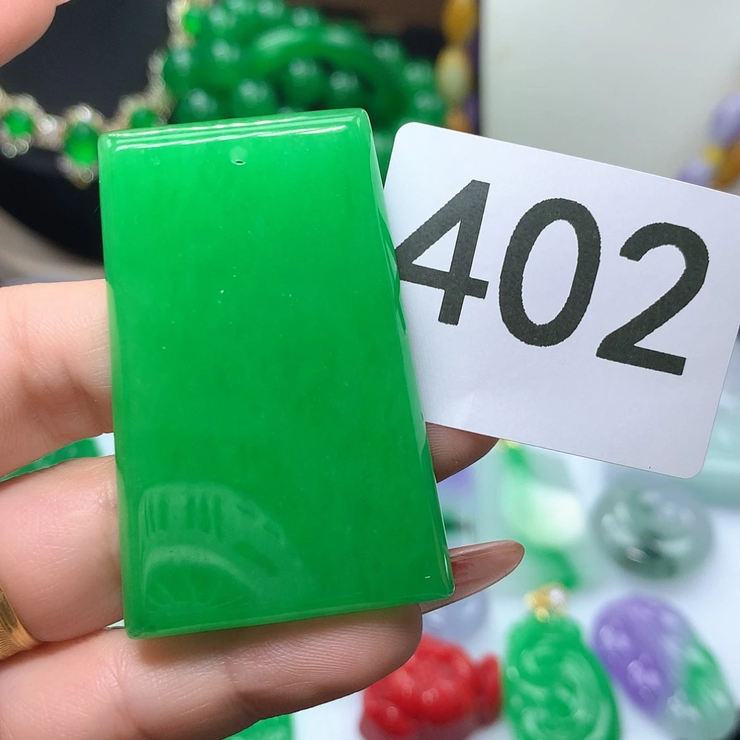 翡翠吊坠(赠链)未镶嵌