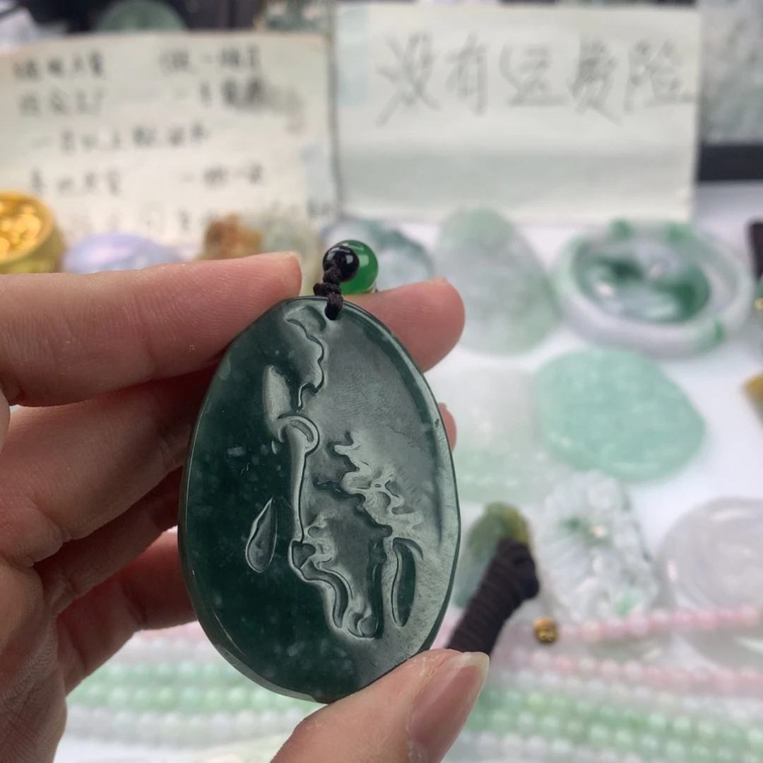 翡翠颈饰未镶嵌一