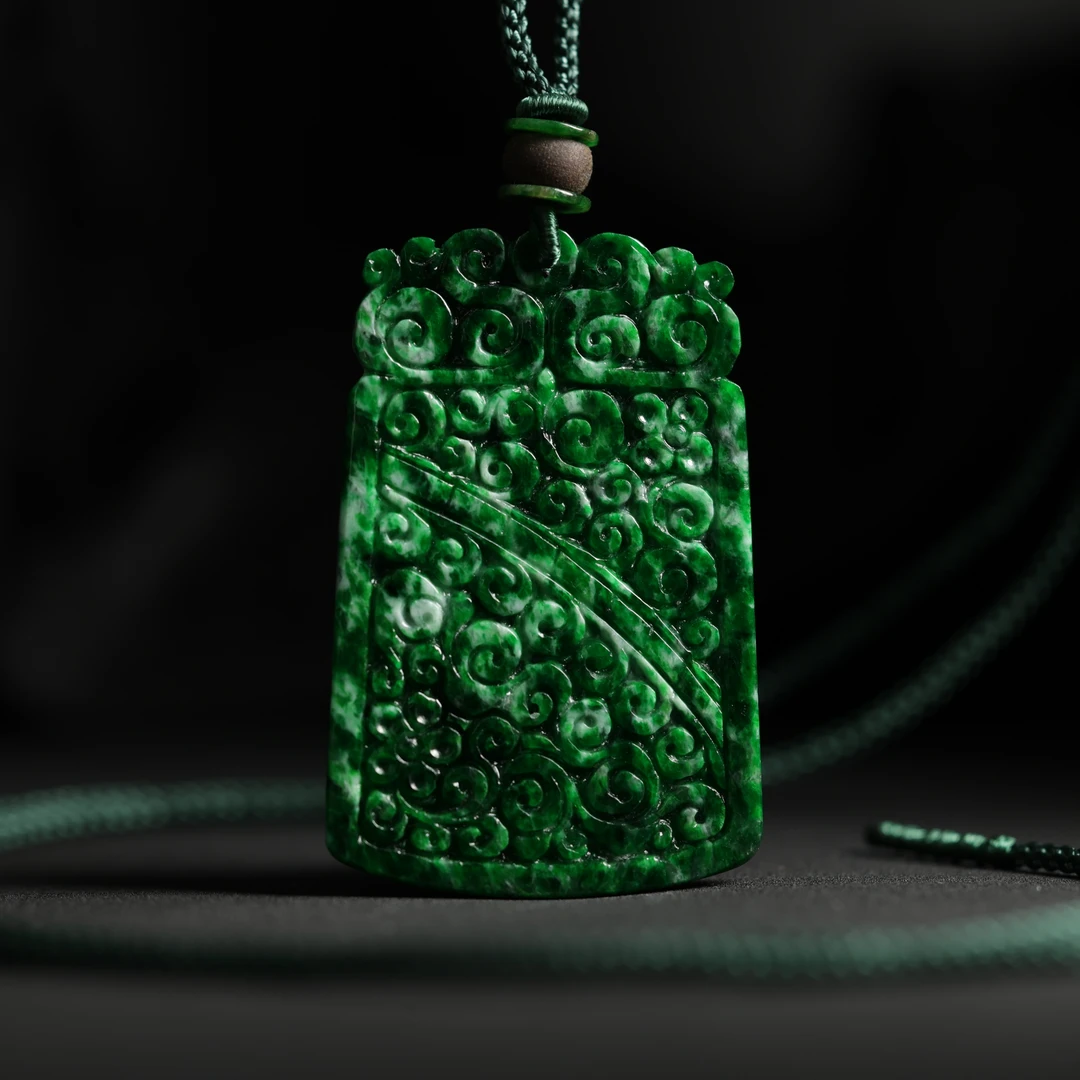 本真 | 鸿泽 | 严选精品辣绿翡翠无事牌吊坠（多样性发货 发其一）