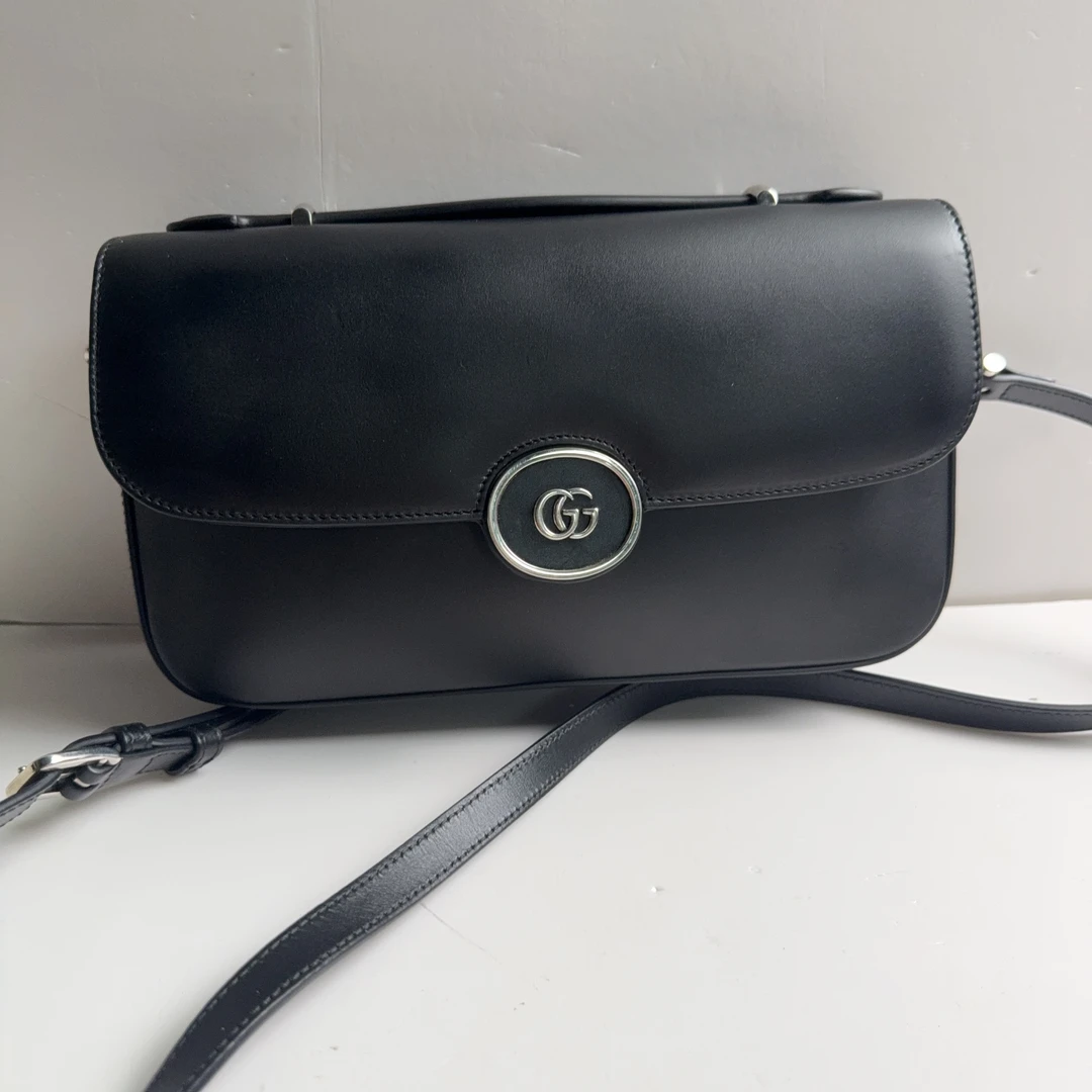 95新 GUCCI/古驰 古驰 黑色牛皮petite系列邮差包